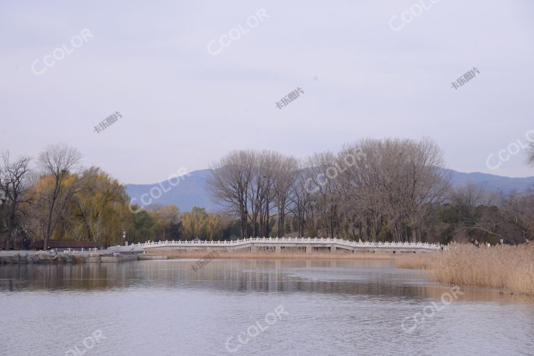 风光类：圆明园遗址公园冬季景色，畅春园景区的湖