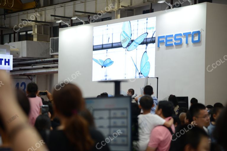 仿生机器鸟 费斯托（中国）科技 2018世界机器人大会