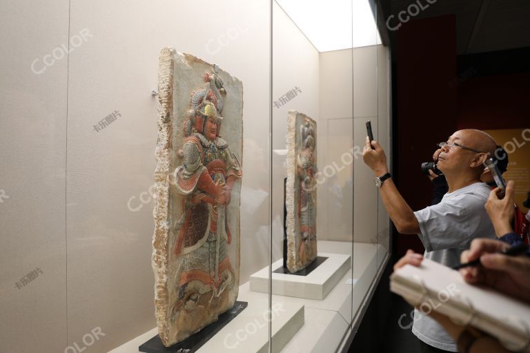 王处直墓彩绘浮雕武士石刻---自美国追回 新中国成立70周年流失文物回归成果展