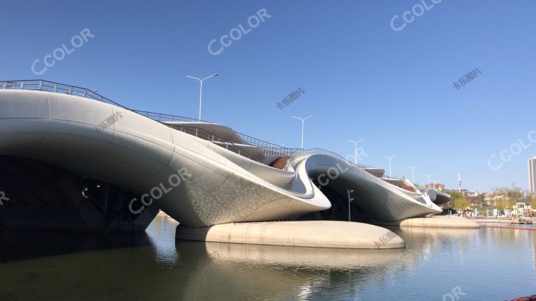 城市建筑：北京城市副中心通州区北运河景观大桥“千荷泻露”-