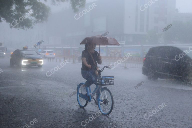 新闻类：台风“杜苏芮”北上，京城降大暴雨